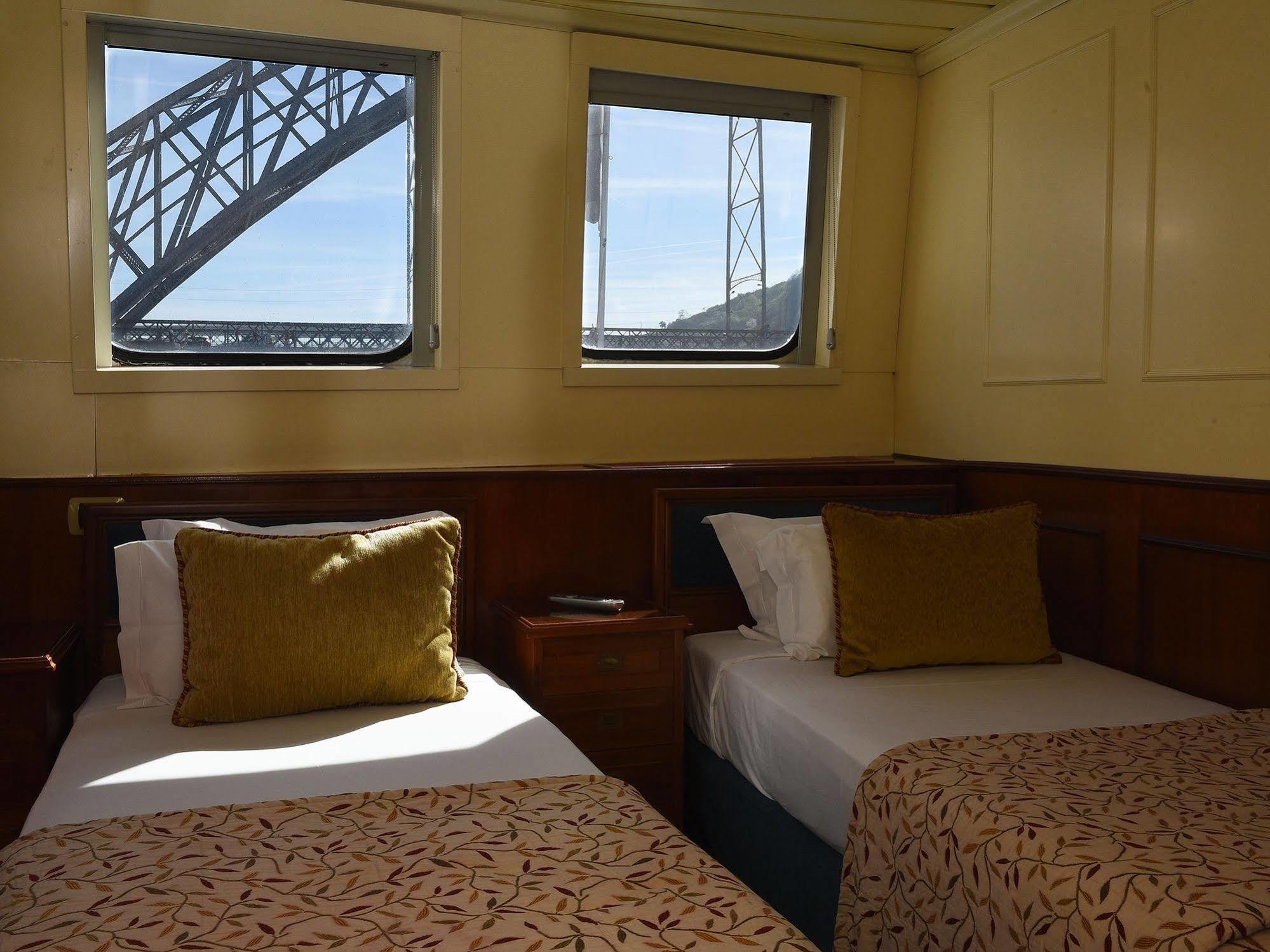 Invicta Ribeira Boat Hotel Porto Exteriér fotografie